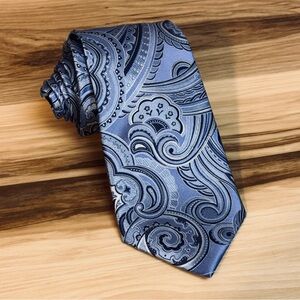 Donald J. Trump Blue Paisley Jacquard silk tie Size 61” by 3.75”